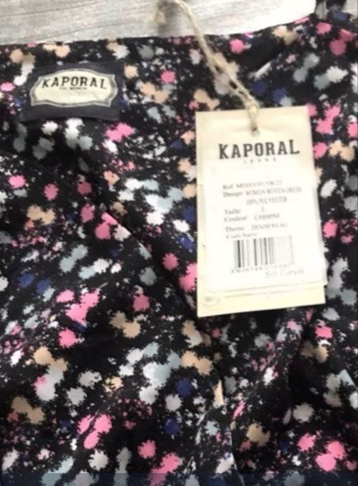 Très belle robe KAPORAL taille L (40) noir avec dessins colorés - photo numéro 10