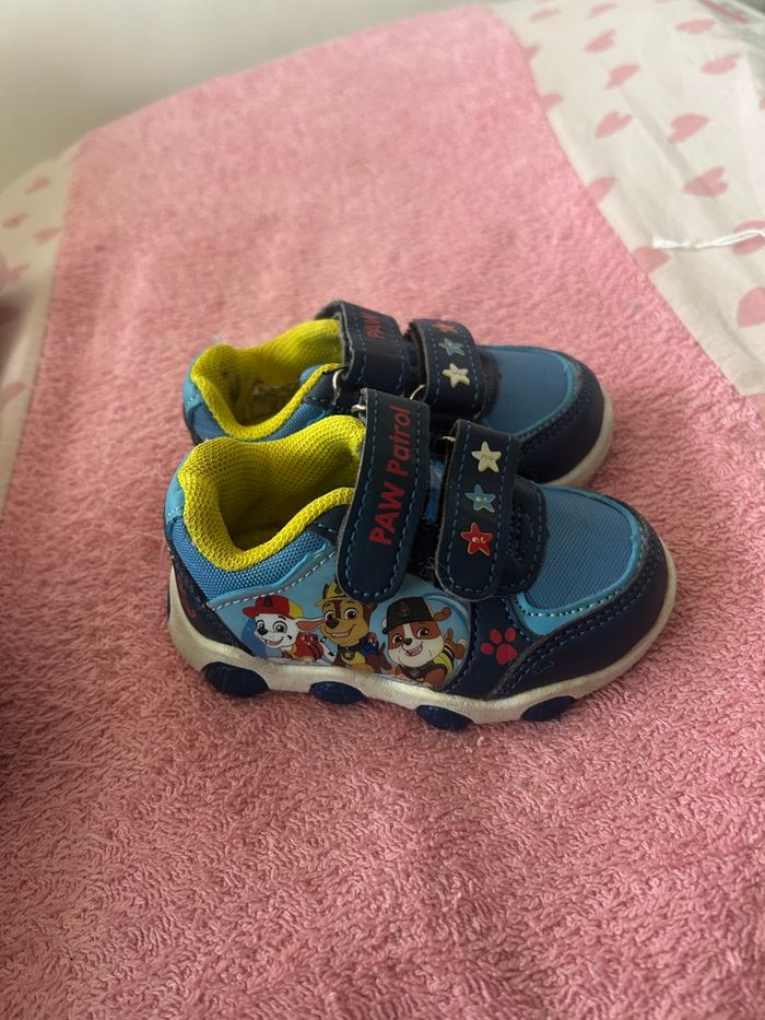 Chaussures baskets pat patrouille pointure : 19 - photo numéro 5