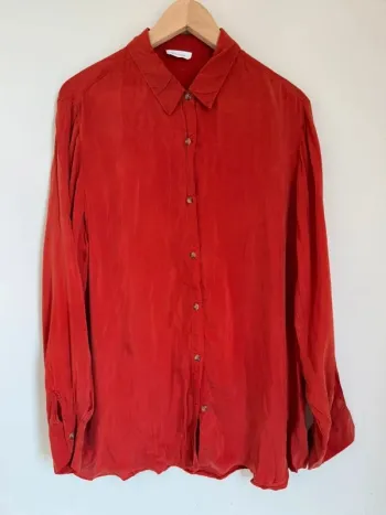 Chemise rouge AMV