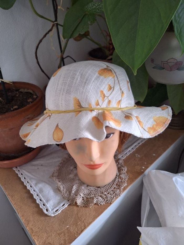 Chapeau fleuri