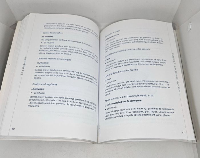 "Le potager bio".
216 pages.
Eyrolles.
ISBN : 978.2.212.54602.6 - photo numéro 4