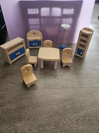 Meubles SAM maison de poupée 