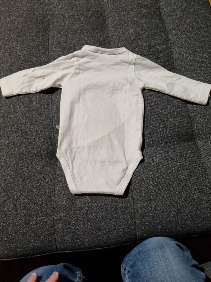 Body 1/3mois - photo numéro 4