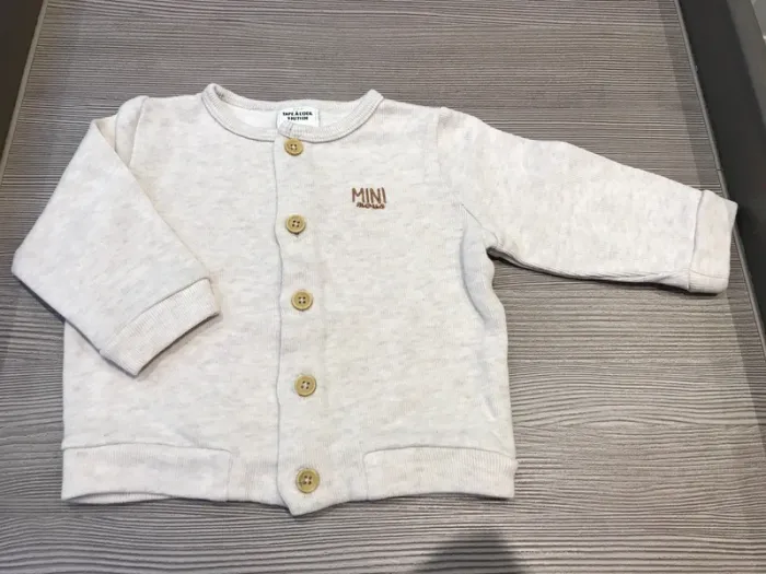 2 gilets garçon 9 mois 🍋 - photo numéro 2