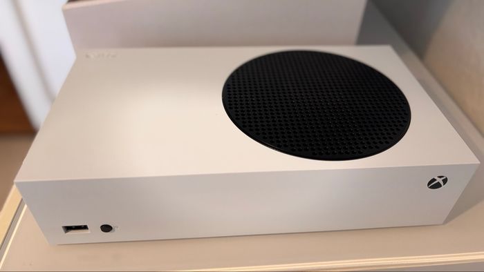Console Xbox séries S - photo numéro 3