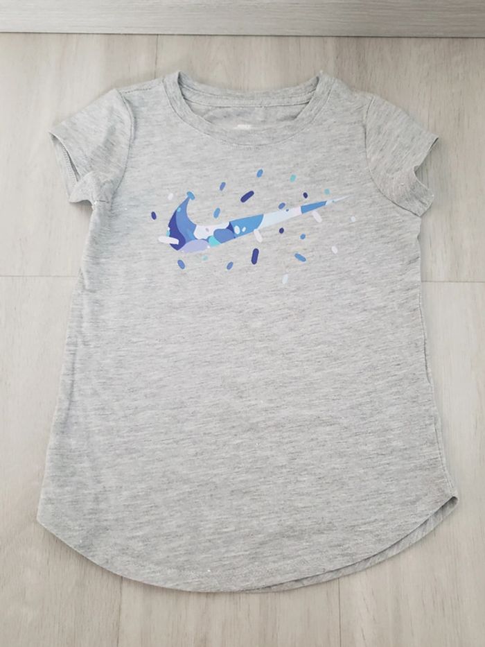 T-shirt nike fille 3-4ans