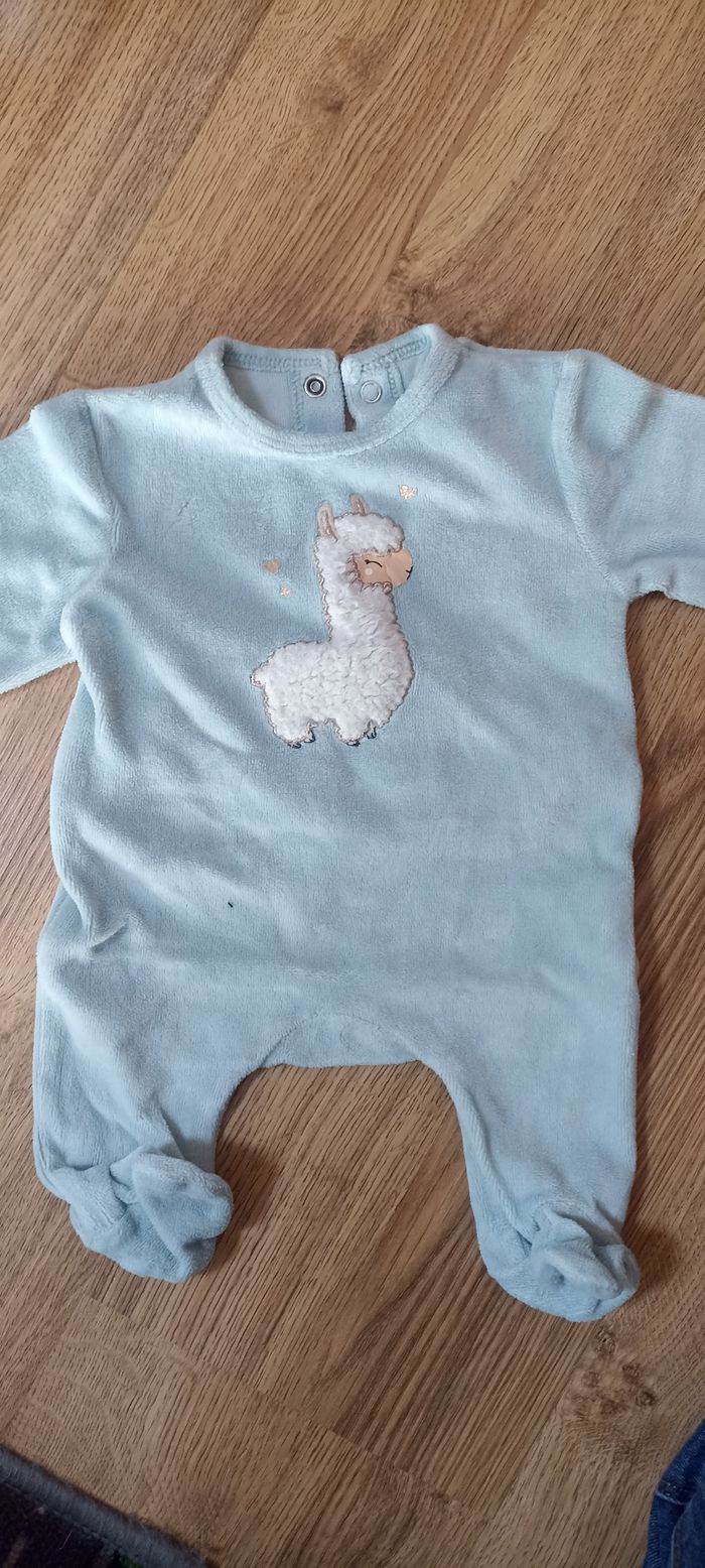 Lot Pyjama 1mois - photo numéro 3