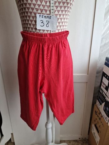 Leggings, rouge, taille haute, longueur corsaire 55cm,en très bon état,en coton & elasthanne