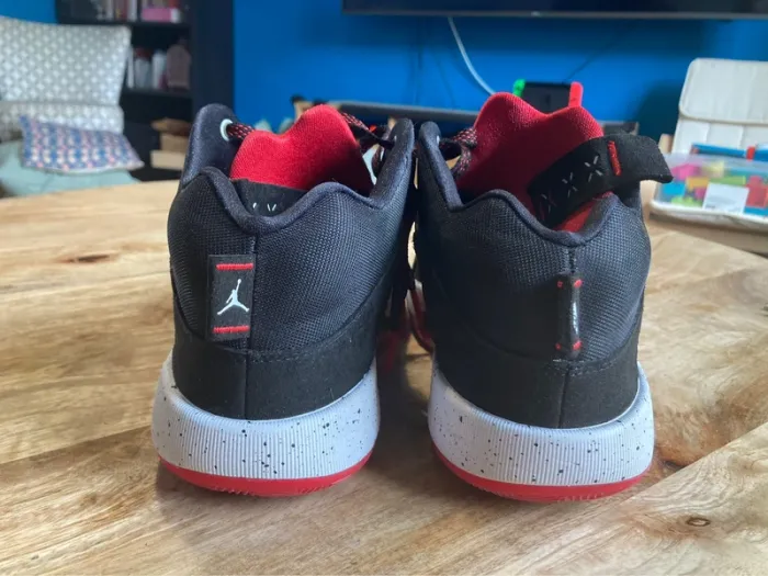Basket Jordan 35 Bred - photo numéro 2