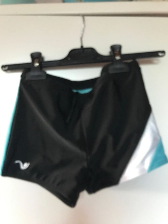 Maillot de bain short de bain taille 12/14 ans