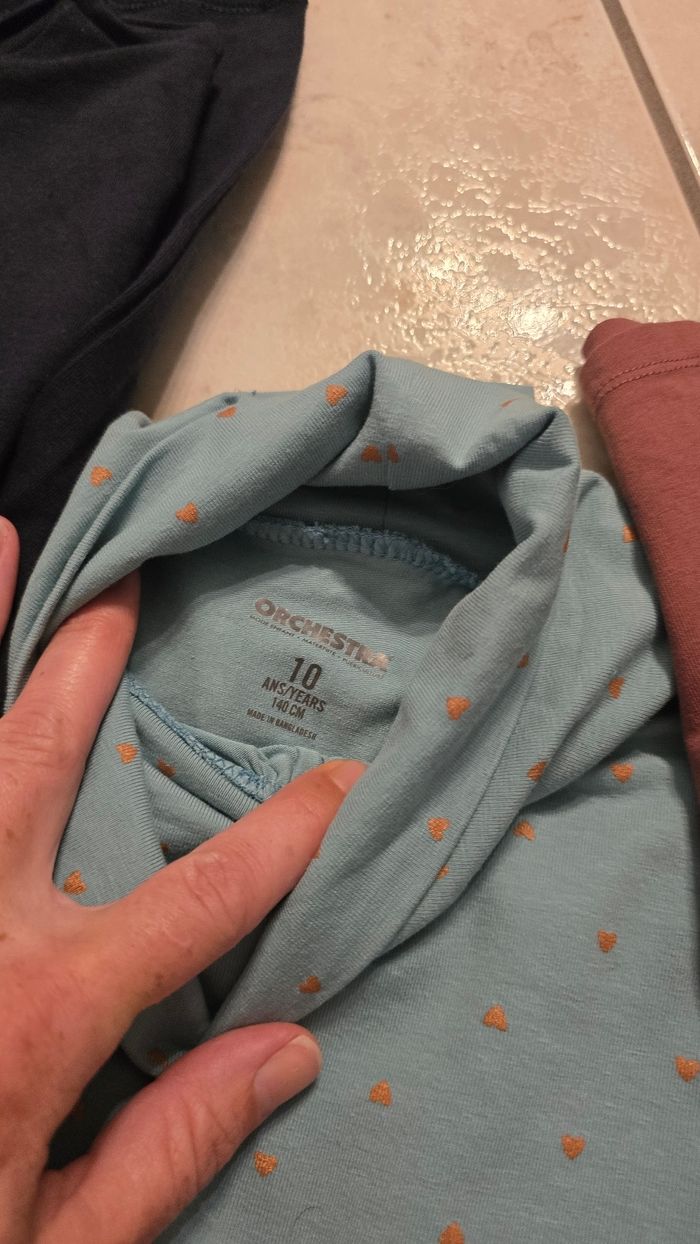 Neufs (non portés)😍🥰 superbe lot Tee-shirts ml et sous pulls 10 ans fille 🥰😍 - photo numéro 10