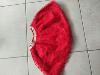 Jupe courte volantée en tulle imprimé coeurs pour fille