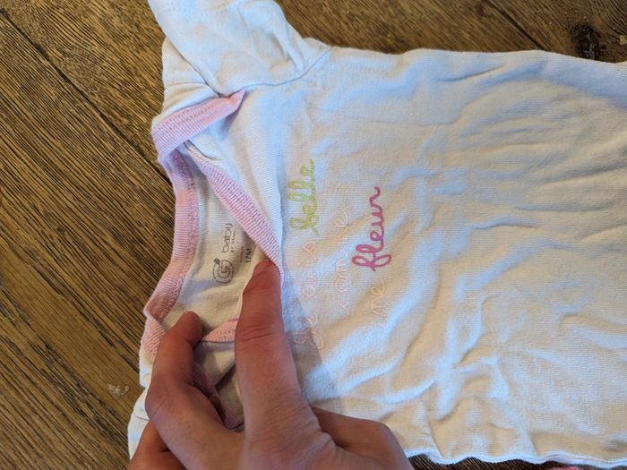 Lot 4 bodies manches courtes gemo 12 mois - photo numéro 5