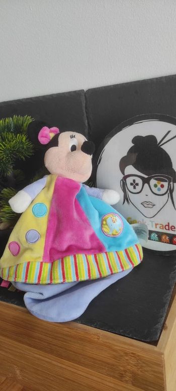 Doudou Minnie Disney nicotoy circus cirque balle éléphant rond violet rose jaune bleu rayé rayure