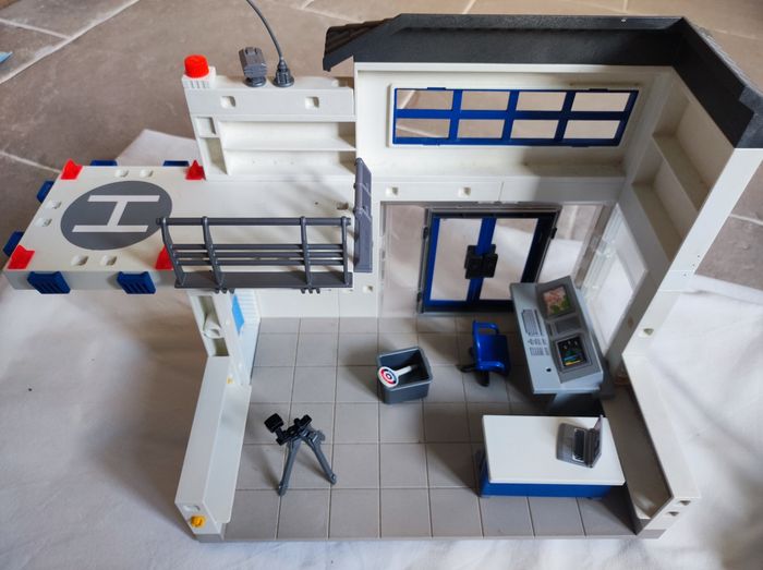 Commissariat de police playmobil 9372 - photo numéro 2