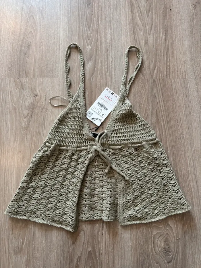 Haut en crocher type débardeur d’été kaki Zara
