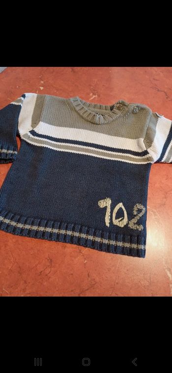 Pull bébé taille 6 mois