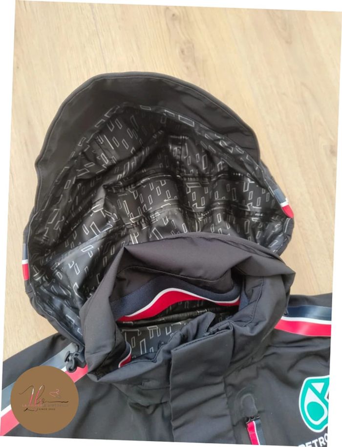 Manteau imperméable à capuche Mercedes Taille M - photo numéro 9