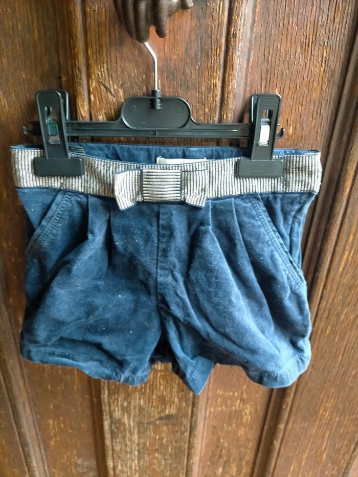 Très joli short Catimini 4 ans