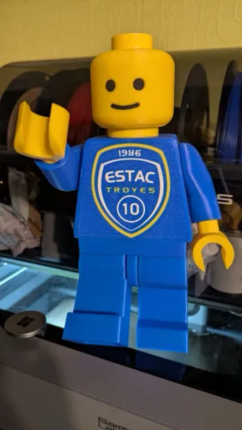 Figurine homme brique  – ESTAC Troyes (20cm)