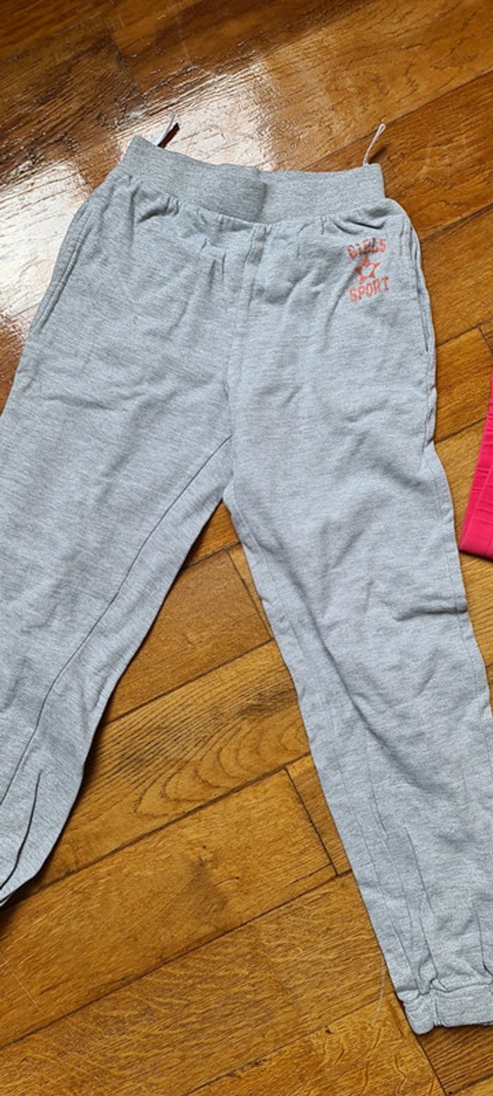 Lot jogging short 8 ans - photo numéro 2