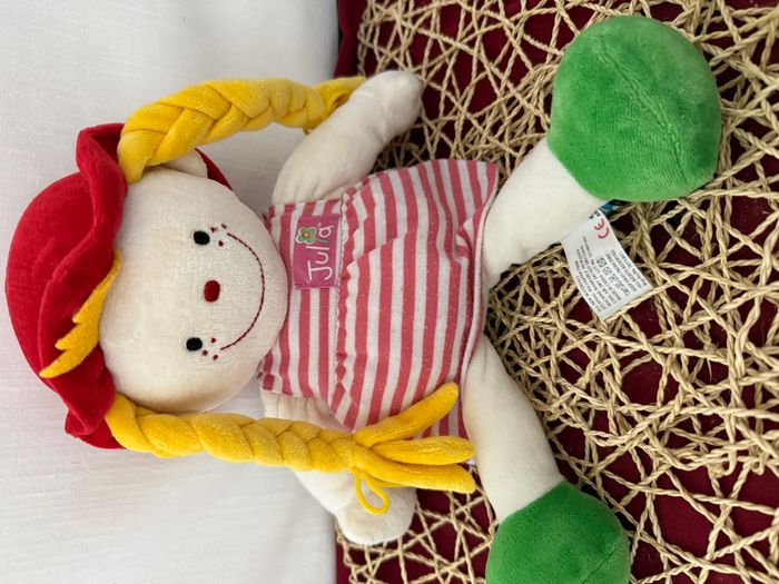 K s KIDS Poupee doudou Julia tresses jaunes chapeau rouge - photo numéro 5