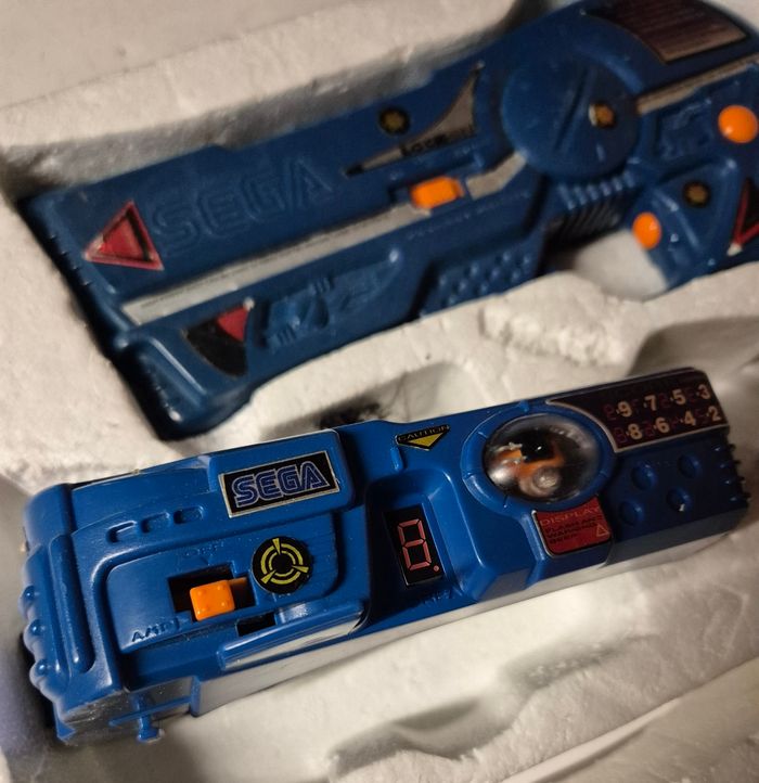 Lot 2 pistolets Sega Lock-On Bandai 1993 Laser Tag rétro collector - photo numéro 3