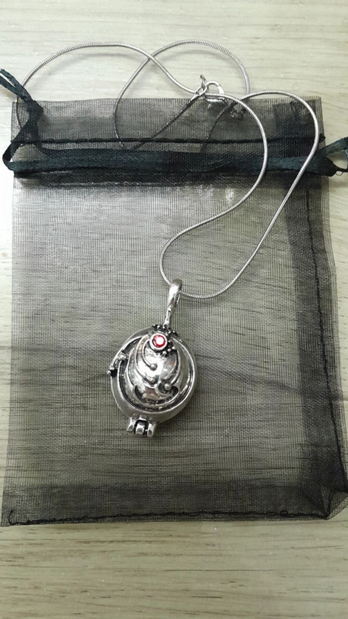 Collier Verveine, Vampire Diaries, Elena Gilbert, argenté