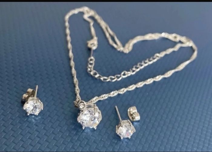 🎁 Neuf dans emballage. #noel. Idéal cadeaux de Noël. Boucles d’oreilles et colliers pendentif. - photo numéro 9