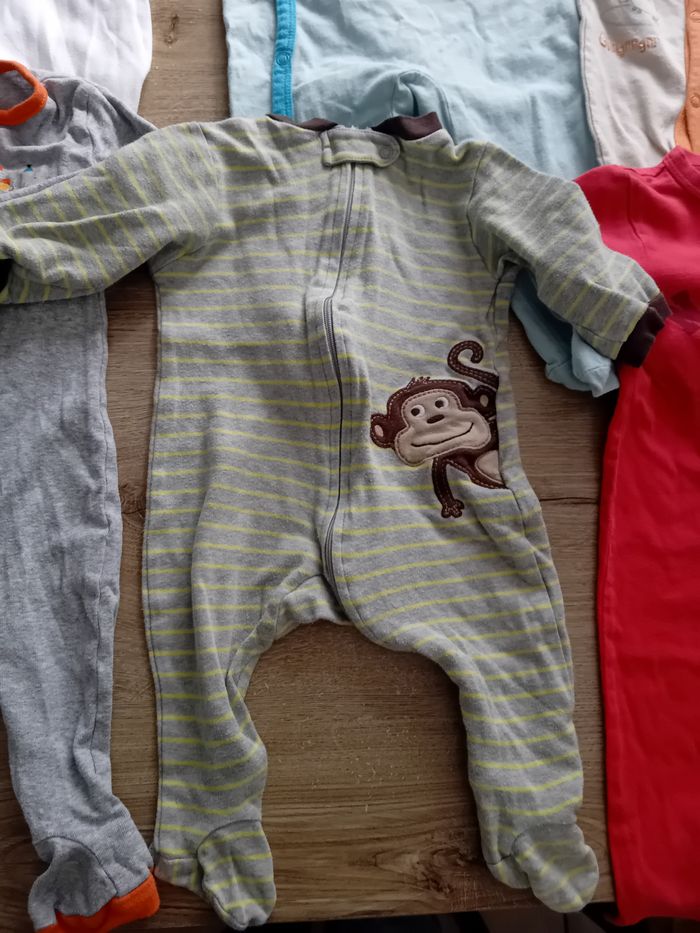 Lot 6 pyjamas 12 mois - photo numéro 2
