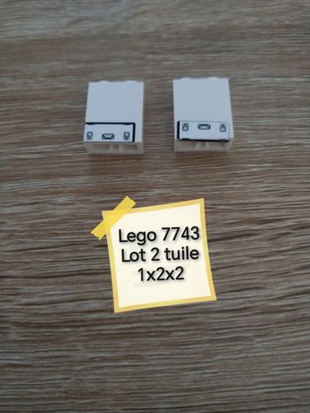 Lego 7743 lot 2 tuiles 1x2x2
