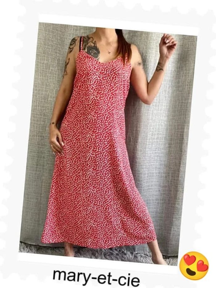 SOLDÉ - Robe longue à fines bretelles taille S - By one