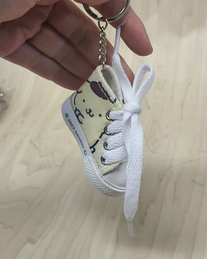 Porte-clé Sanrio Sneaker Pompompurin - photo numéro 7