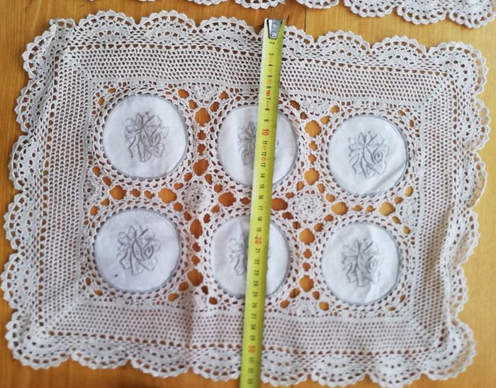 Lot de 2 Napperons crochet et broderie - photo numéro 3