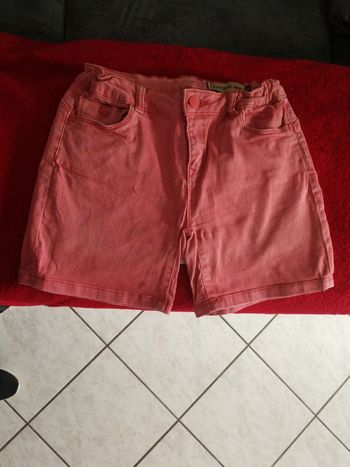 Short fille