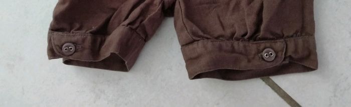 Joli petit ensemble tee shirt blanc et short marron. Bébé 6 mois - photo numéro 5