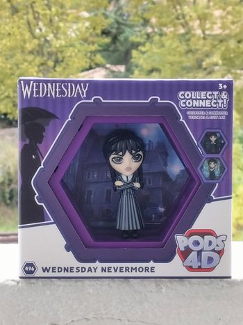 Figurine pop famille Addams mercredi nevermore uniforme