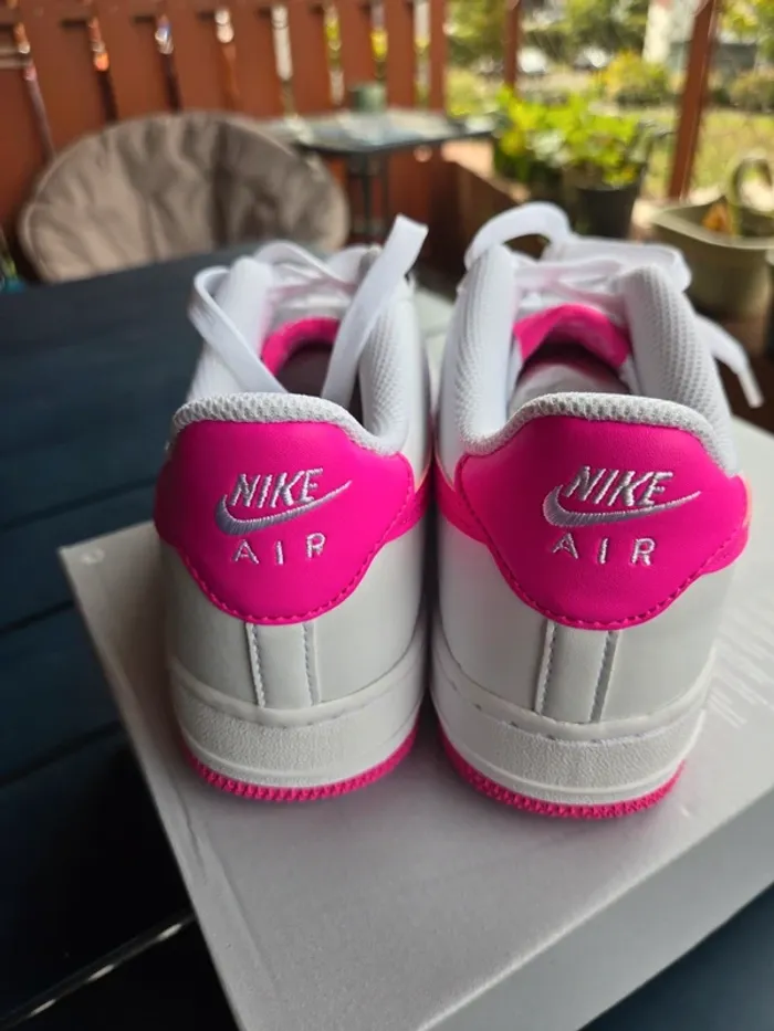 Nike air force 1 taille 38,5 neuves blanc rose fuchsia - photo numéro 5
