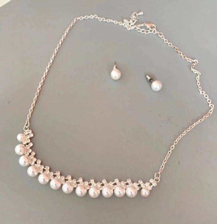 Parure perles et strass