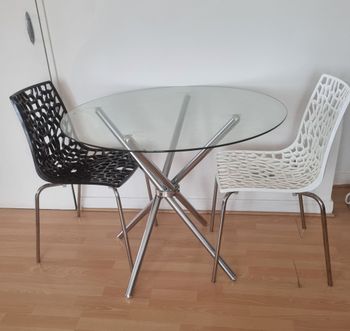 Table avec chaises