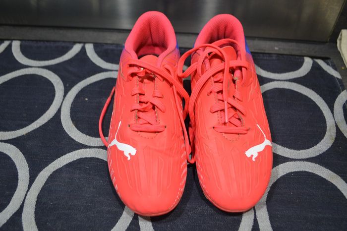 Chaussures de foot PUMA Taille 33
