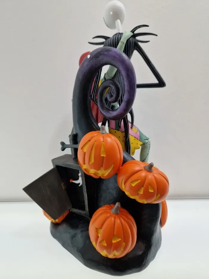 D146-Walt Disney World Jack Skellington and Sally Figurine h=34 cm - photo numéro 4