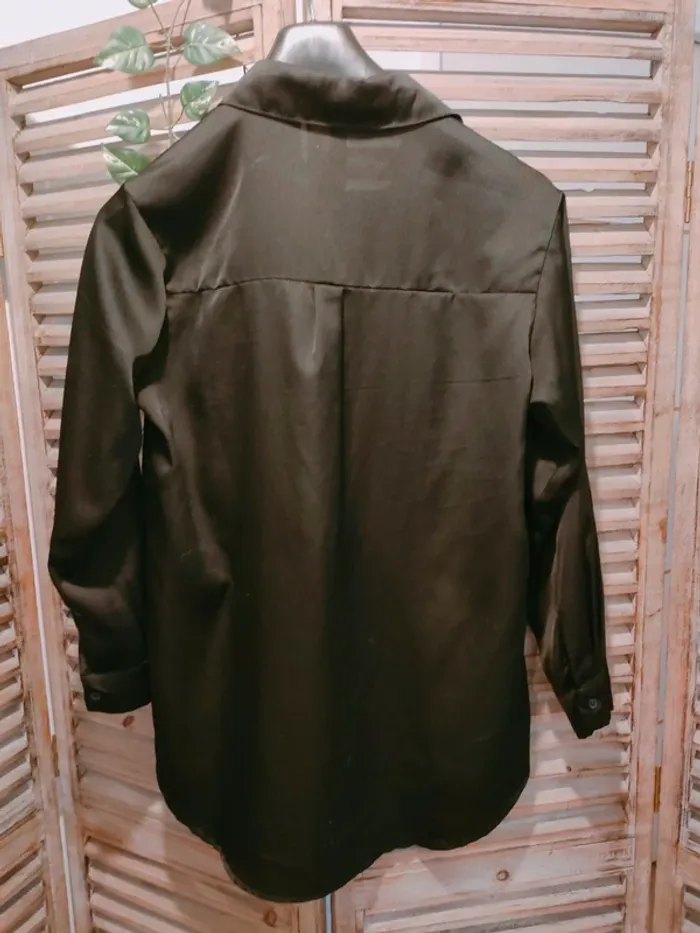 Chemise noire brillante taille unique - photo numéro 3