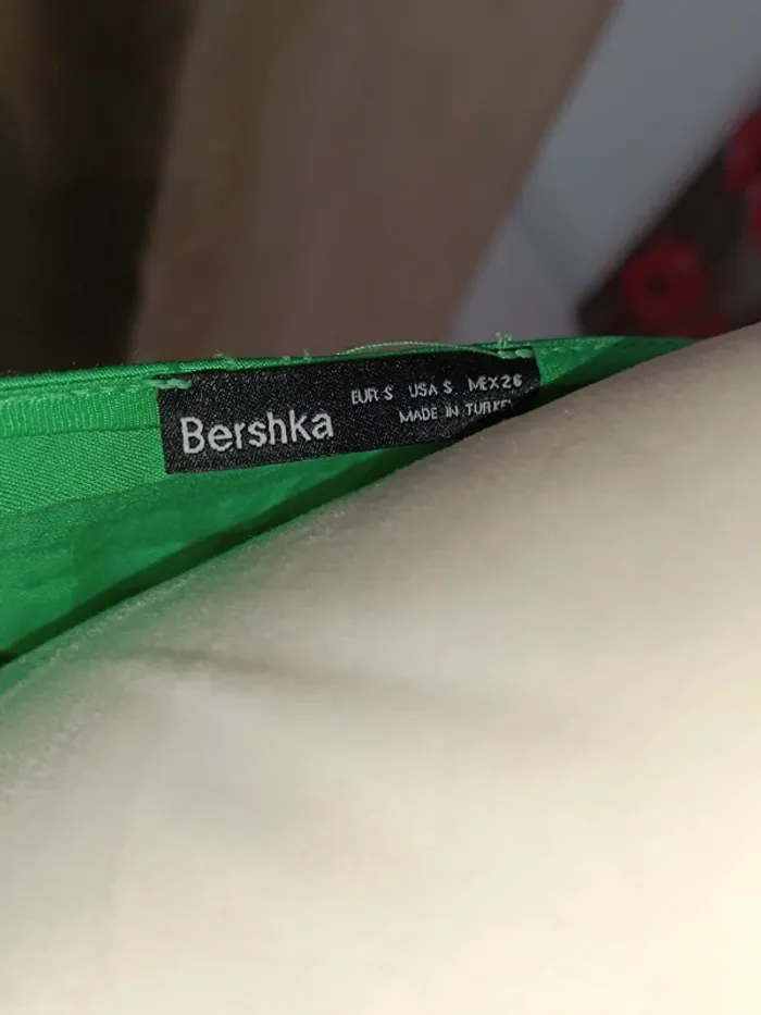 Robe verte-Bershka🌿Taille 36 - photo numéro 3
