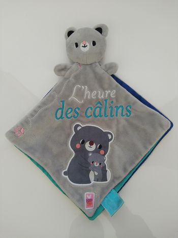 Doudou plat livre ours gris l'heure des câlins Hachette