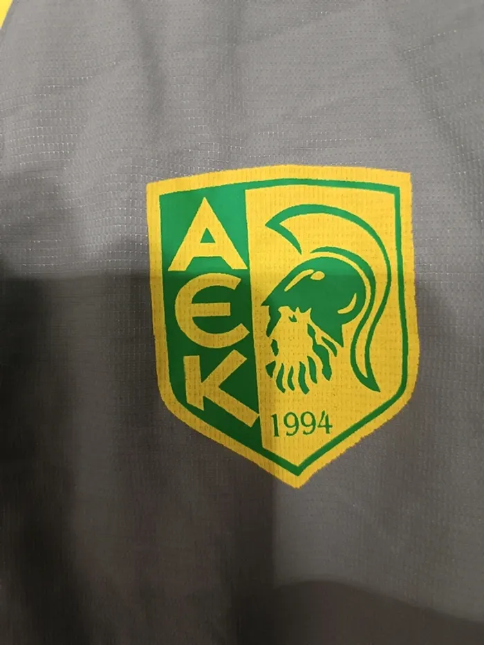 Manteau chaud AEK Larnaca - photo numéro 2