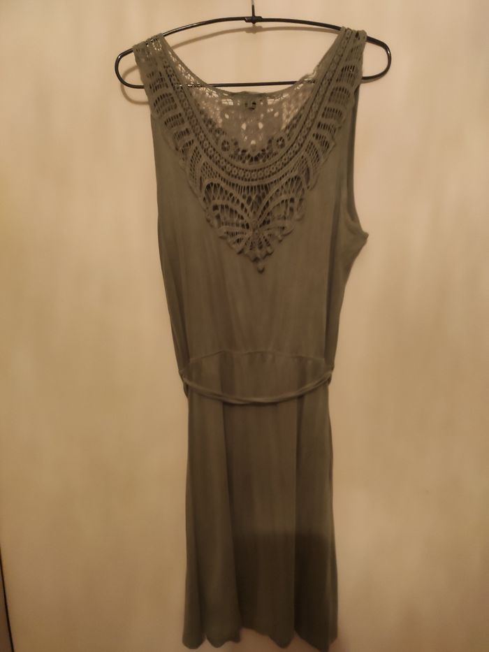 Robe kaki