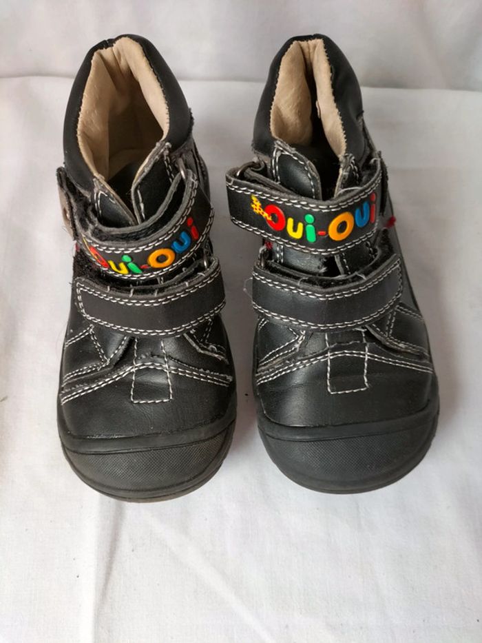 Chaussures oui oui taille 22
