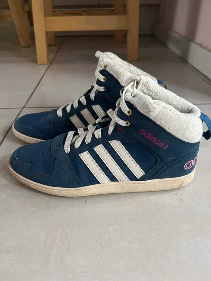 Basket Sneakers fourrées Adidas bleue et rose pointure 39 1/3 - photo numéro 3