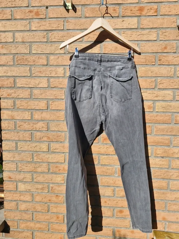 Pantalon troué • gris - photo numéro 3